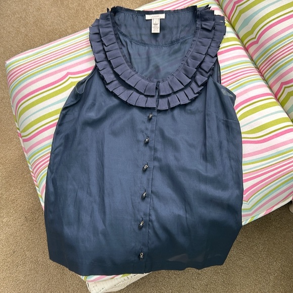 J. Crew Tops - J Crew navy silk/cotton sleeveless blouse size 0 adorable buttons pleated collar